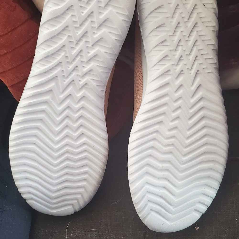 Womens size 9 pink slip on sneakers